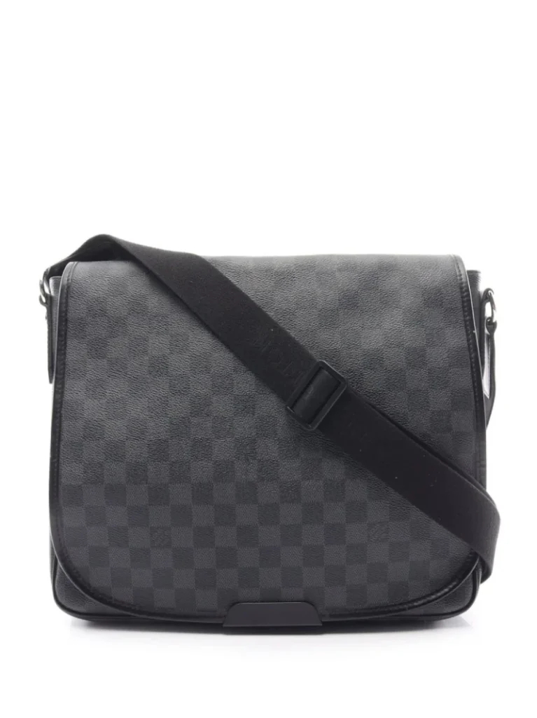 Louis Vuitton Pre-Owned 2011 Daniel MM Messenger Bag